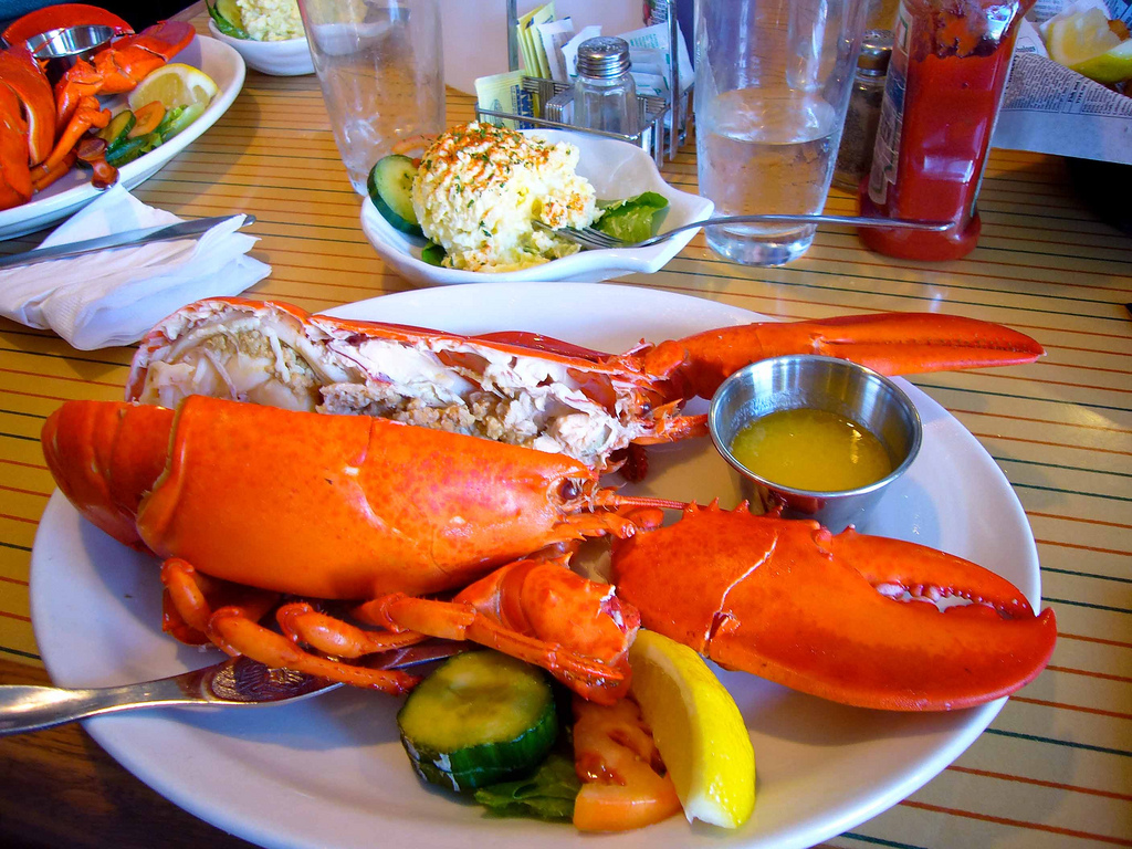 The Best Canadian Towns For Eating All The Seafood | HuffPost Canada News