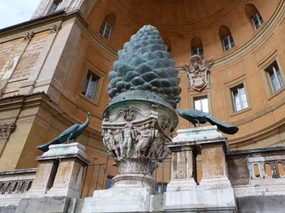 2016-08-29-1472489778-5224443-cortile_della_pigna.jpg