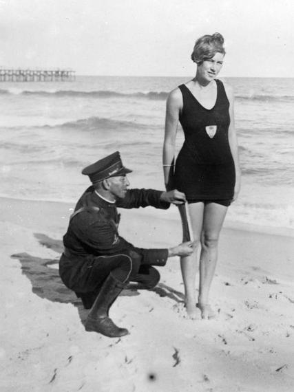 2016-08-31-1472648721-9253221-burkiniban.jpg
