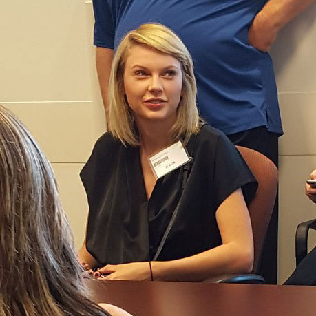 2016-09-01-1472706701-3220734-29taylorswiftjuryduty.w529.h529.jpg