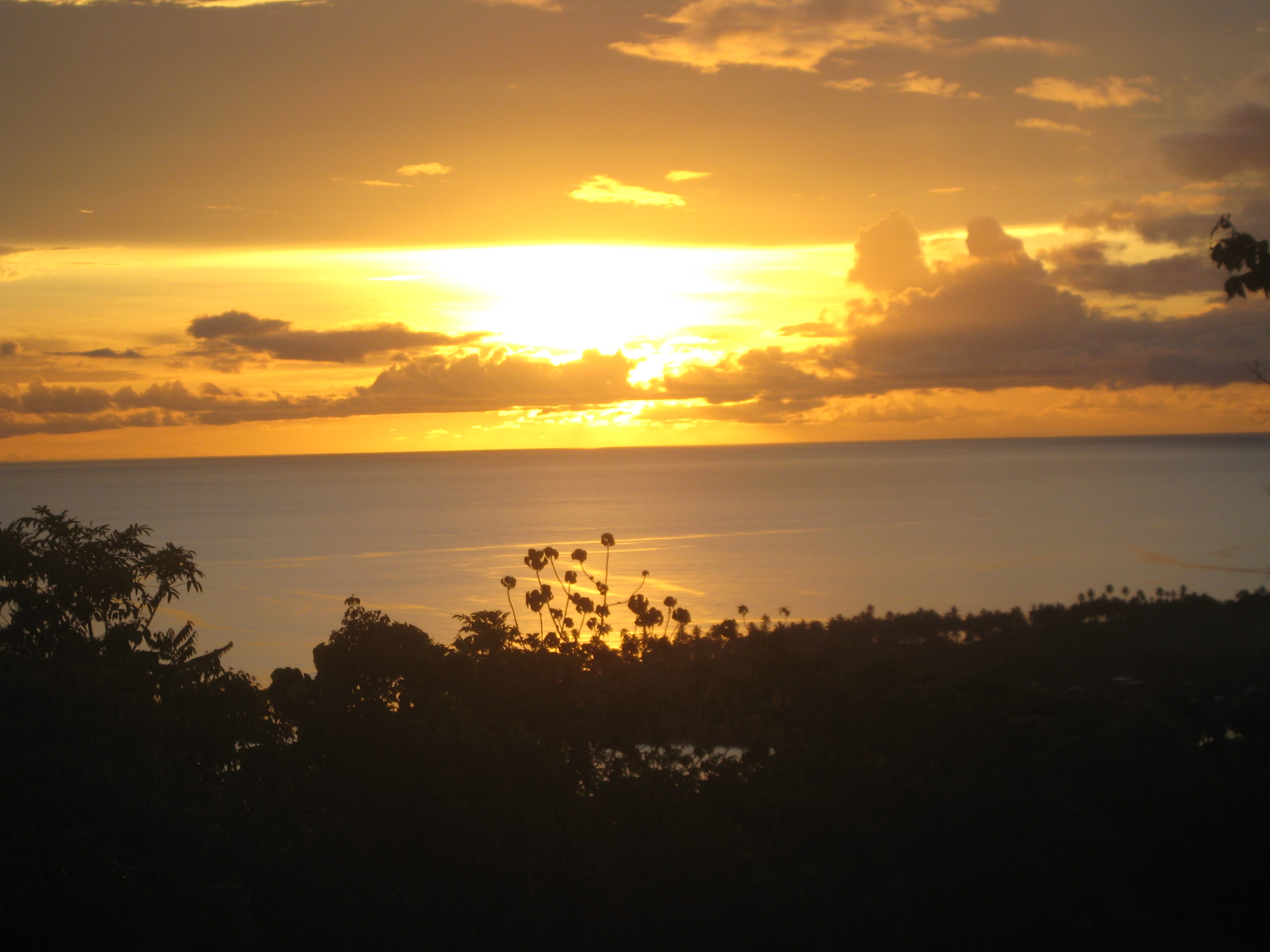 Random Sunsets Around the World - Part 1, Pacific Islands - Sinking Low ...