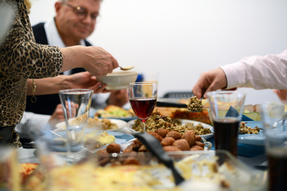 99% of immigrants feel more welcome after a dinner | HuffPost Impact