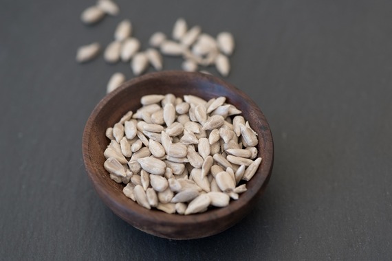 2016-09-21-1474474748-6891370-sunflowerseeds1272747_1280.jpg