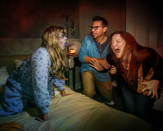 2016-10-01-1475355815-4983606-UniversalStudiosHollywoodHalloweenHorrorNights_Exorcist1.jpg