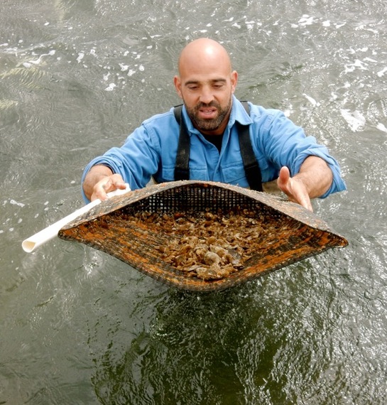 2016-10-02-1475429473-2920541-PerryRasoMatunuckOysterFarmS.KingstonRI.jpg