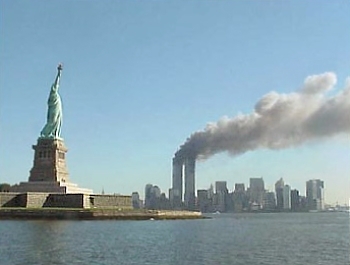2016-10-04-1475601919-7198662-National_Park_Service_911_Statue_of_Liberty_and_WTC_fire.jpg