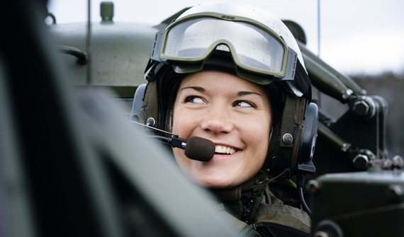 2016-10-05-1475702694-1924565-BlogphotoWomenintheArmedForces.jpg