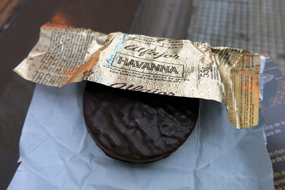 2016-10-09-1475989624-6118591-Alfajor_AuthenticFoodQuest.jpg