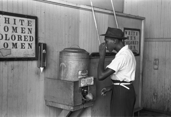 2016-10-11-1476160065-8941121-Colored_drinking_fountain_from_mid20th_century_with_africanamerican_drinking.jpg