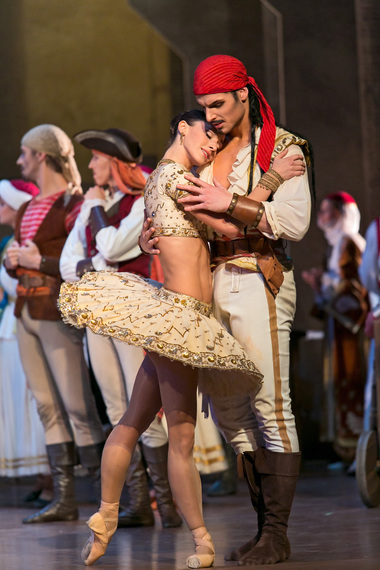 2016-10-21-1477082919-2467631-MichalKrcmarandMariaBaranovabySakariViikaTheFinnishNationalOperaandBallet_2.jpg