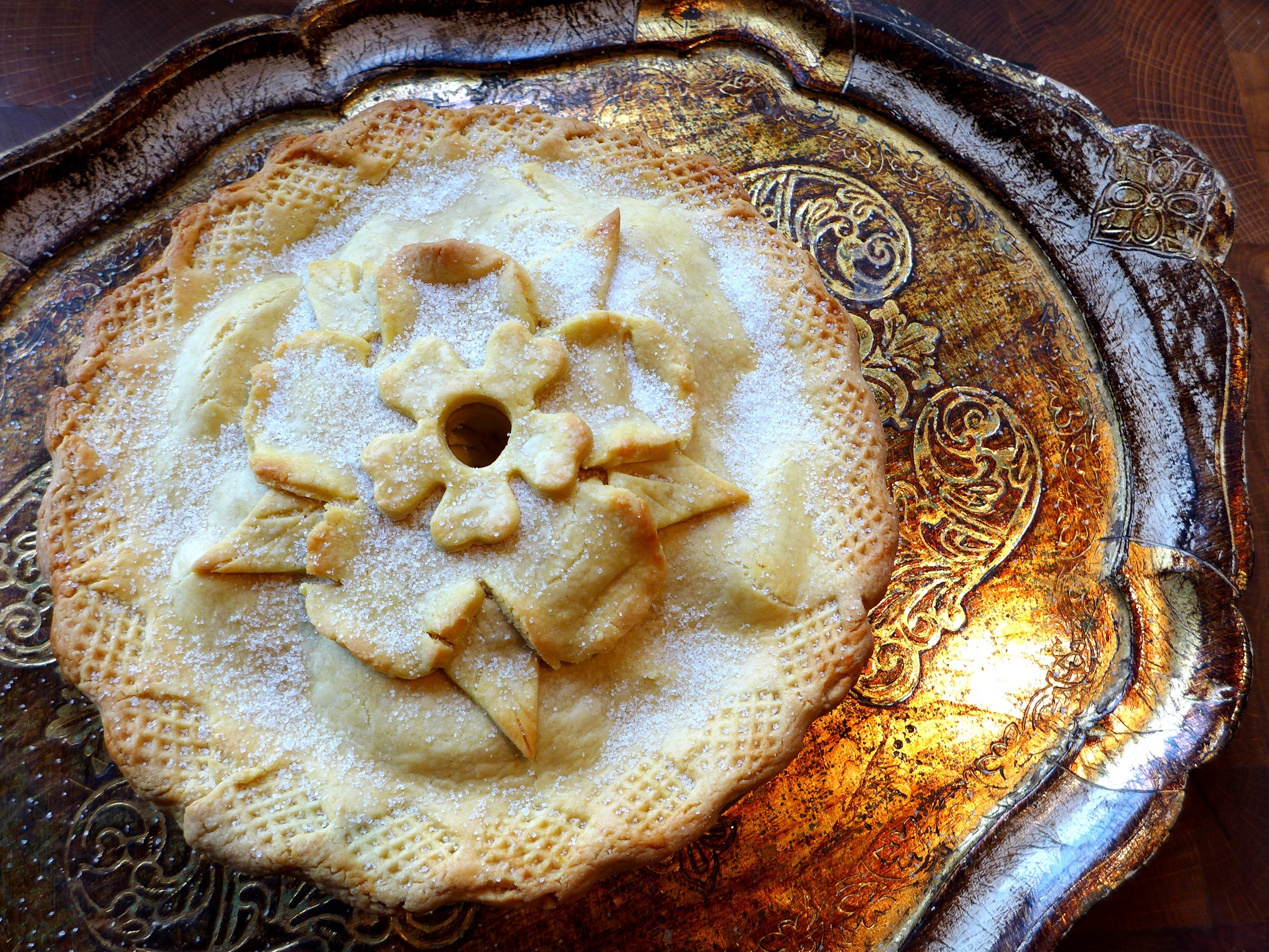 Tudor Style Apple And Quince Pie HuffPost UK Life