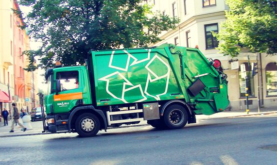 2016-11-08-1478639147-1674785-recyclingtruck.jpg