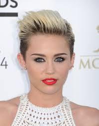 2016-11-22-1479829348-2532191-Miley.jpeg