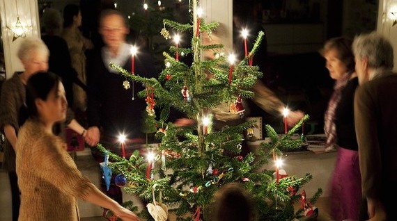 2016-11-22-1479856961-1167230-CandlesontheChristmasTreeDenmark.jpg