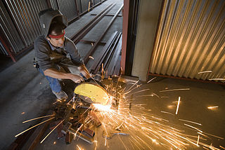 2016-11-29-1480389492-474650-320pxSteel_iron_construction_worker__8378.jpg