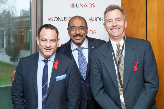 2016-11-29-1480448509-8352482-UNAIDS_PCB_ED_D2_7.jpg