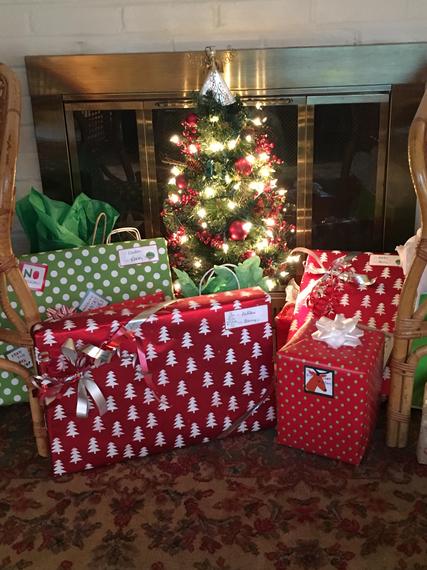 2016-12-16-1481883675-541707-christmasgifts.jpg