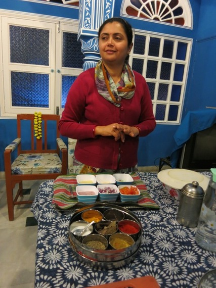 2017-01-12-1484243116-6820876-DivyaSinghCookingClassJaipur.jpg