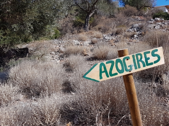 2017-01-18-1484731350-761321-Azogires_path_sign.jpg