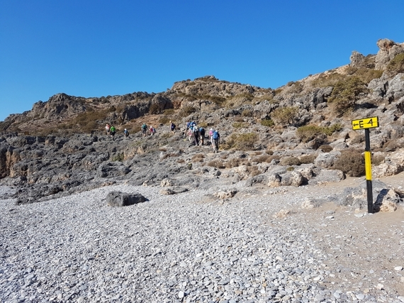 2017-01-18-1484731416-6777780-Hiking_E4_footpath_Crete.jpg