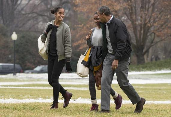 2017-01-20-1484882653-8568847-presidentbarackobamaandhisdaughterssashaandmaliaobama.jpg