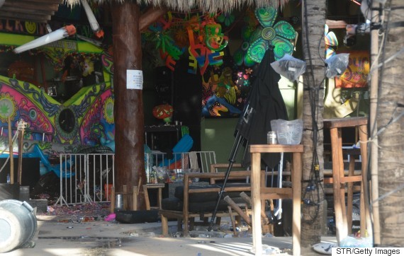 2017-01-26-1485441279-3207101-oBLUEPARROTPLAYADELCARMENMEXICOSHOOTING570.jpg