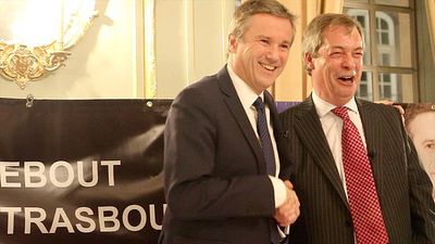 2017-05-02-1493730292-8505519-640pxNicolas_Dupont_Aignan_et_Nigel_Farage.jpg