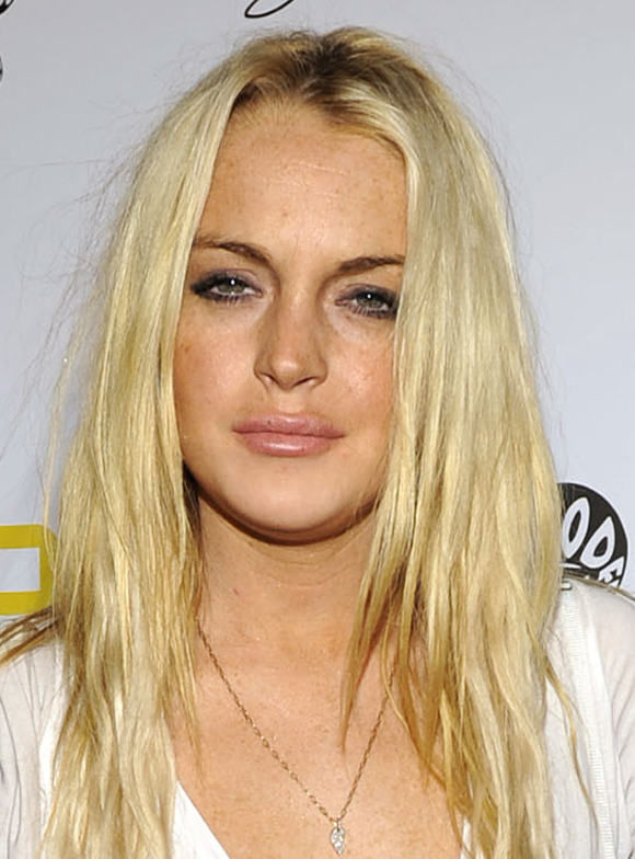 Why Does Lindsay Lohan Look So Tired? (PHOTOS, POLL) | HuffPost ...