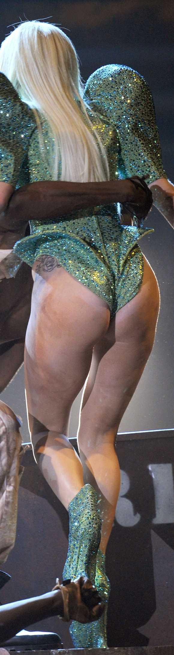 Lady Gaga şochează din nou: pantofi cu toc în formă de penis | Monden/Altfel | UNIMEDIA