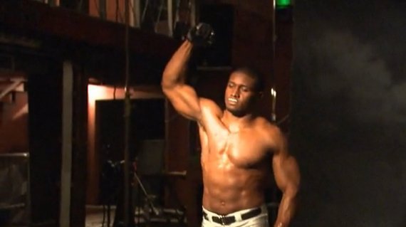 Reggie Bush Milk Ad Photos Shirtless Pictures Show Super Bowl Abs Video Huffpost 9804